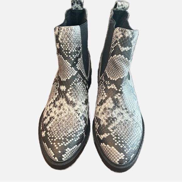 Treasure & Bond Gabriella Chelsea Black/Gray Snakeskin Slip On Pointy Toe Boots - Picture 4 of 9